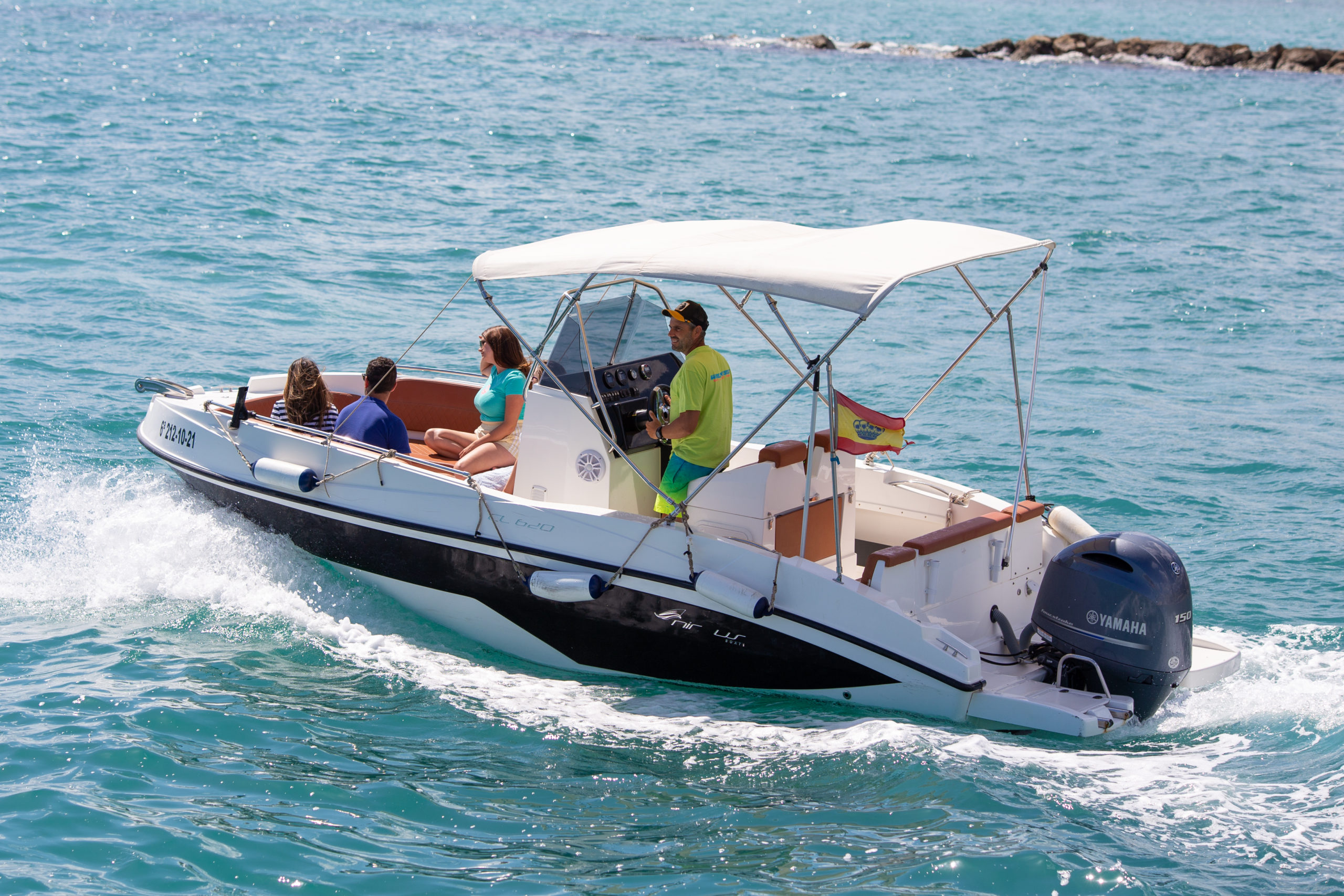 Empresa de alquiler de barcos con patrón en Marbella